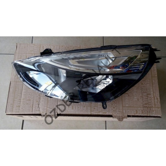 Clio 4 - IV Far Lambası Sol İçi Siyah 260601732R Clio 4 - IV Far Lambası Sol İçi Siyah 260601732R yedek parça