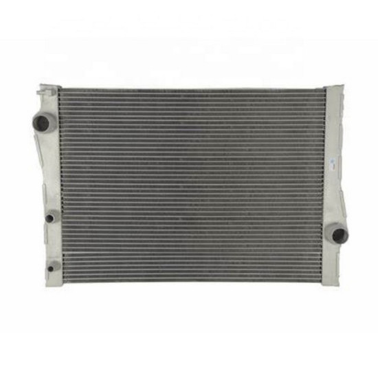 Bmw KALE Su Radyatoru 17117533472 X5 E70 X5 Bmw KALE Su Radyatoru 17117533472 X5 E70 X5 yedek parça